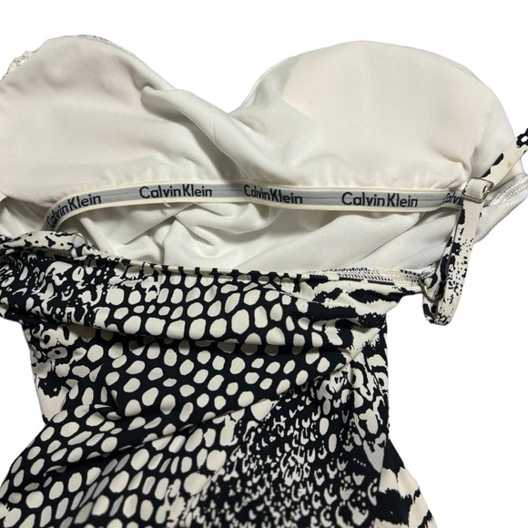 Calvin Klein Black and White One Piece Swimsuit Scoop Neck Adjustable Straps - Picture 6 of 7